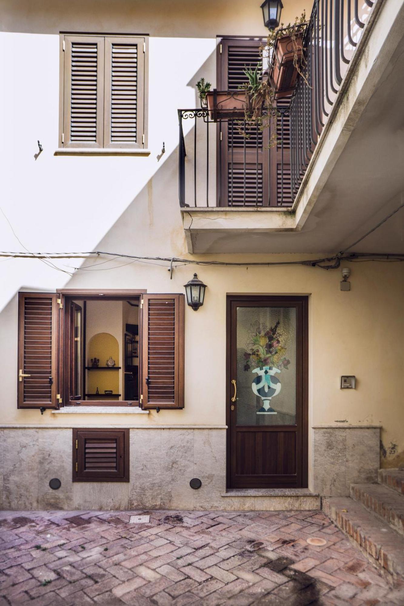 Апартаменты Tina House - Il Cortile Nel Centro Storico Di Таормина Экстерьер фото