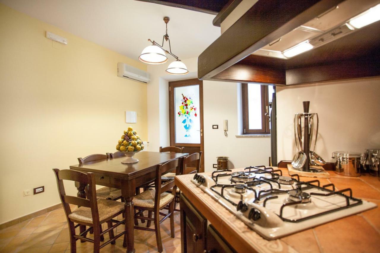Апартаменты Tina House - Il Cortile Nel Centro Storico Di Таормина Экстерьер фото